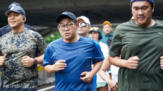 Pramono Anung olahraga di CFD Jakarta, Minggu (8/12/2024). (Dok. Pram-Rano)