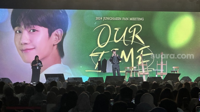 Jung Hae In Masak Klepon Hingga Suapi Fans Beruntung di Fan Meeting Jakarta