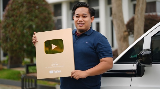 Ad Review Ini Nikmati Pendapatan Tambahan dari YouTube Shopping Affiliates, Ini Kisah Suksesnya