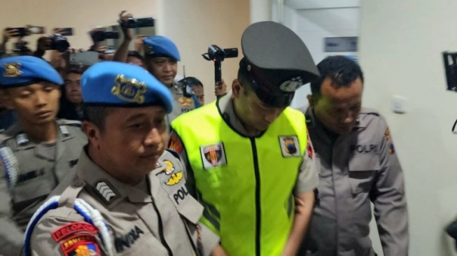 Akhirnya, Aipda Robig Dipecat dan Jadi Tersangka