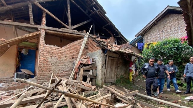 Tinjau Daerah Terdampak Gempa, Pj Bupati Garut: Beberapa Tempat Harus Mendapat Penanganan Cepat