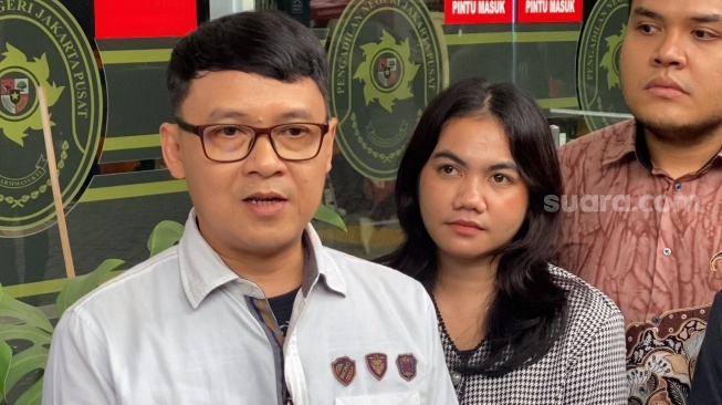 Kibordis Elkasih, Ari Bias atau El Ari di Pengadilan Negeri Jakarta Pusat, Senin (9/12/2024). [Suara.com/Adiyoga Priyambodo]