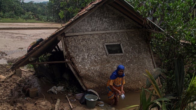 BNPB Ingatkan Daerah di Pulau Jawa Harus Siaga Bencana: Puncaknya Diprediksi Awal 2025