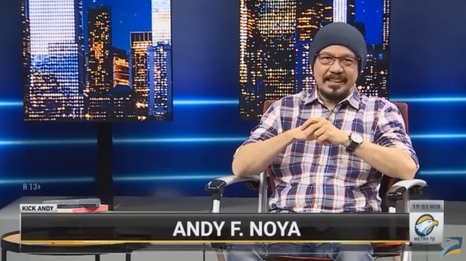 Andy F Noya pembawa acara Kick Andy. [YouTube/METRO TV]