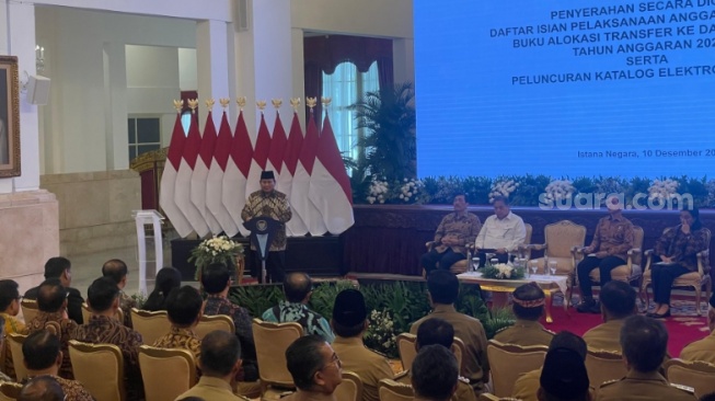 Serahkan DIPA dan TKD Tahun Anggaran 2025, Prabowo Tekankan Penghematan di Semua Bidang