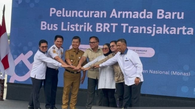 Transjakarta pada Selasa (10/12/2024) meresmikan pengoperasian 200 unit bus listrik baru di Jakarta. [Antara]