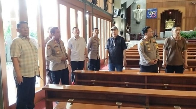 Jelang Natal 2024, Polisi Inspeksi Keamanan Gereja Santo Andreas di Kebon Jeruk