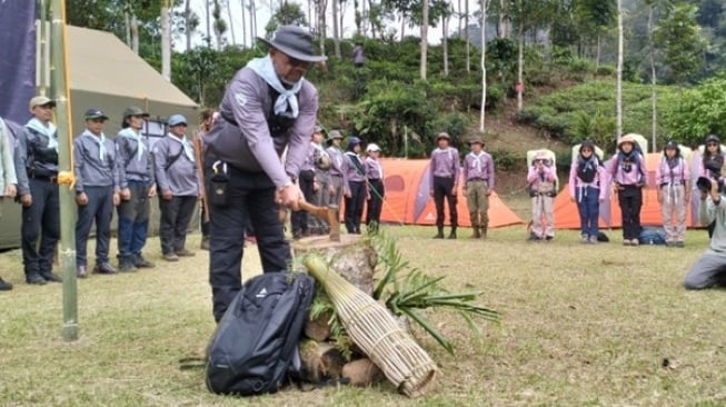 Salah satu kegiatan di Gunung Cakrabuana. (Dok: Eiger)