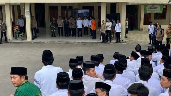 Saat Simulasi Gempa Guncang Bogor, Wapres Gibran Saksikan Langsung Evakuasi Ratusan Siswa