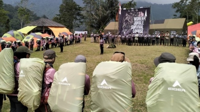 Latihan bertahan hidup di Gunung Cakrabuana. (Dok: Eiger)