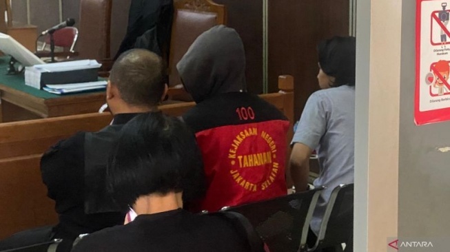 Terpidana kasus penganiayaan terhadap David Ozora, Mario Dandy Satrio (20) menjalani sidang dugaan kasus pencabulan terhadap anak AG (15) di PN Jakarta Selatan, Jakarta, Rabu (11/12/2024). ANTARA/Luthfia Miranda Putri.