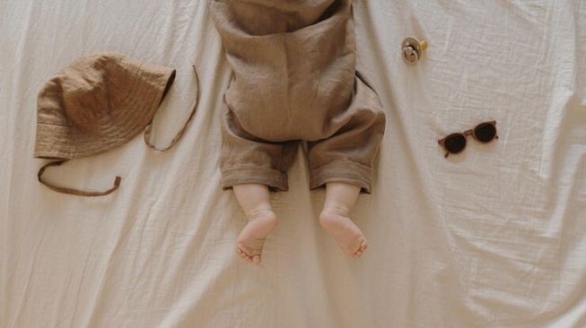 Heboh Konten Ibu-Ibu Anti Baju Kartun Untuk Anak, Apa Itu Tren Sad Beige Outfit Baby?
