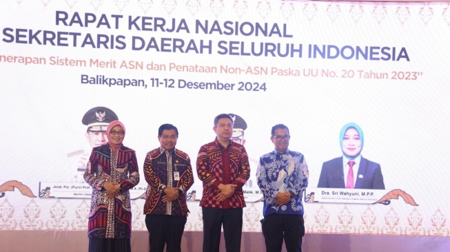 Pembukaan Rapat Kerja Nasional Forum Sekretaris Daerah Seluruh Indonesia Tahun 2024 di Hotel Platinum, Kota Balikpapan, Kalimantan Timur (Kaltim), Rabu (11/12/2024). (Dok: Kemendagri)
