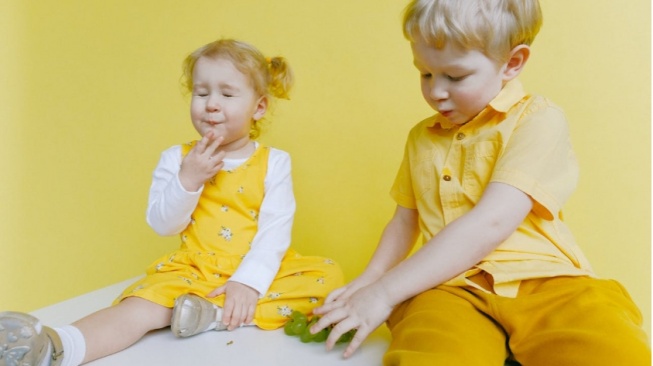 Pacaran di Usia Belia: Sekadar Romansa atau Kurangnya Edukasi Mendasar?