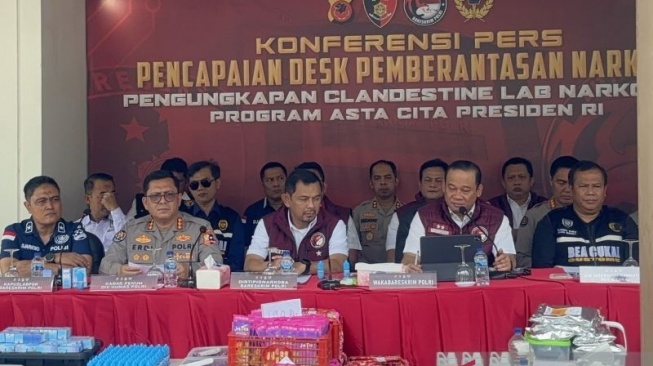 Bareskrim Gerebek Pabrik Narkoba di Perumahan Mewah Bandung, Mau Dipasarkan untuk Tahun Baru