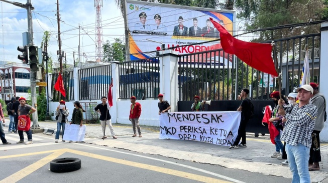 Unjuk Rasa di DPRD Medan, PMKRI Desak Ketua DPRD Mundur dari Jabatannya