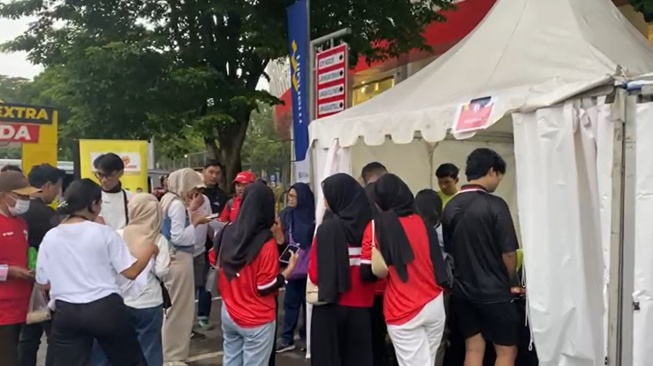 Indonesia Vs Laos: Stadion Manahan Membara, Ribuan Suporter Padati Laga AFF!