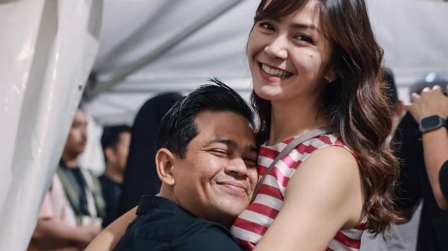 Surya Insomnia bareng istri (Instagram)