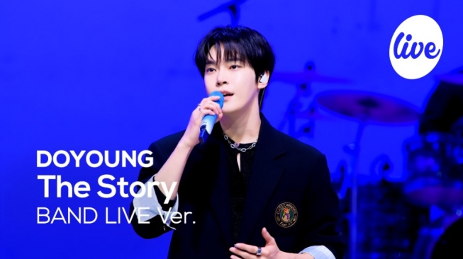 Bawakan Lagu The Story, Intip Penampilan Emosional Doyoung NCT di It's Live