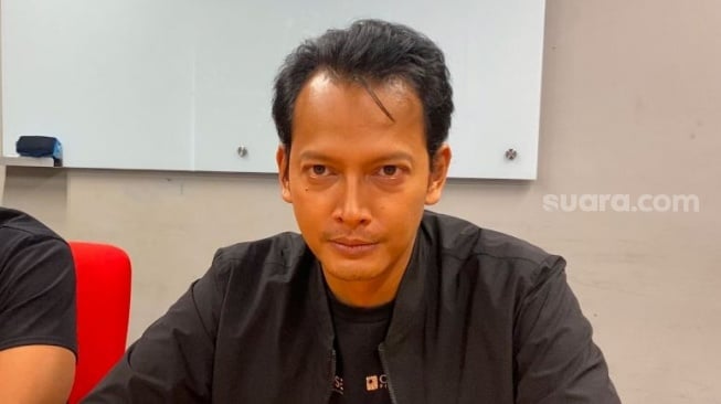 Fedi Nuril Pertanyakan Perbedaan Ucapan Dasco dan Gibran soal Kebijakan Presiden: Siapa yang Harus Dipercaya?