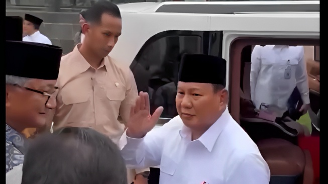 Prabowo Subianto berpamitan kepada tamu undangan (X)