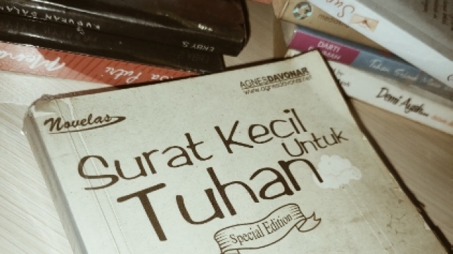 Novel Fenomenal Penuh Pelajaran Hidup: Ulasan Buku Surat Kecil Untuk Tuhan