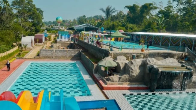 De Tani Waterpark Sukabumi, Serunya Liburan Bersama Keluarga di Akhir Tahun