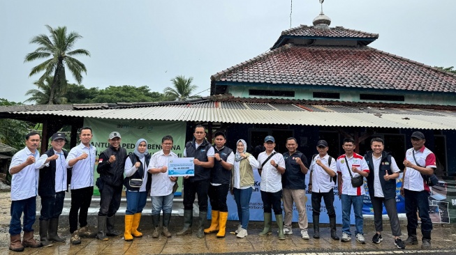 BUMN Muda Perkebunan Salurkan Bantuan untuk Korban Banjir Cikaso Sukabumi