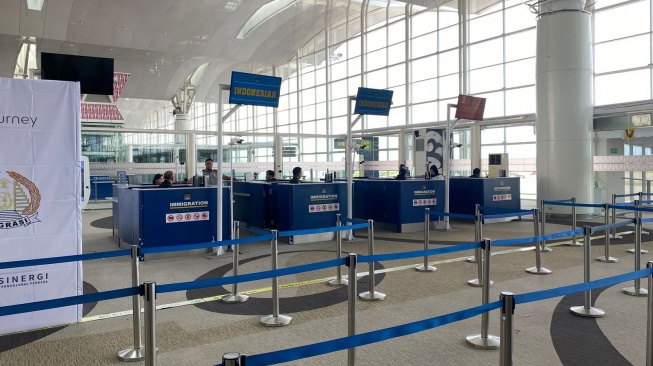 Suasana imigrasi Bandara Internasional Kualanamu, Sumatera Utara (Suara.com/Fajar Ramadhan)