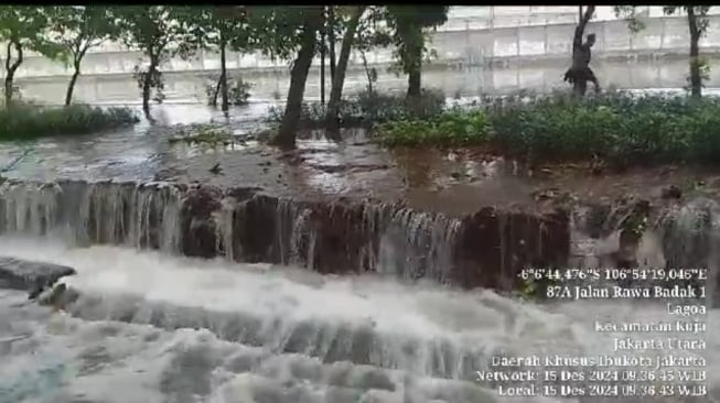 Tumpah ke Jalanan, Kondisi Terkini Tanggul Koja Jakut usai Jebol Akibat Air Laut Meluap