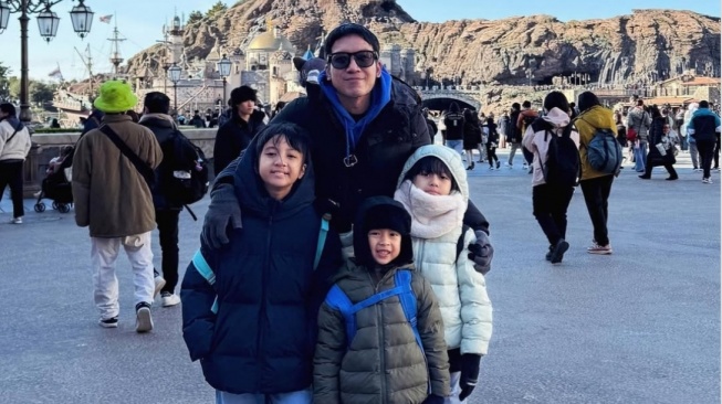 Potret Desta dan Natasha Rizky Kembali Liburan Bersama ke Jepang, Netizen Doakan Bisa Rujuk Kembali (Instagram)