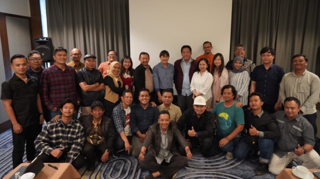 Workshop "Pemanfaatan AI di Media Lokal" yang digelar Suara.com dan Beritajatim.com dengan ISTTS pada Senin, 16 Desember 2024 di Surabaya.. [ist]