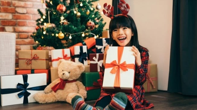 10 Kado Natal Terbaik untuk Anak Sekolah Minggu, Pasti Bikin Happy!