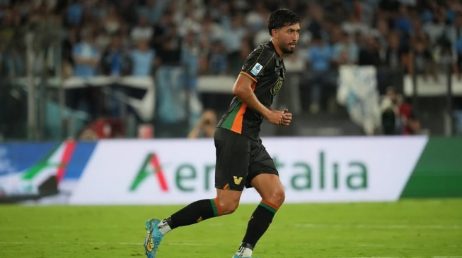 Bangga Berdarah Indonesia! Pemain Genoa Ini Buka Suara soal Asal-Usul Ibunya dari Jakarta