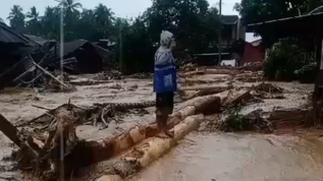 Banjir bandang di Tapanuli Selatan (Tapsel), Sumatera Utara (Sumut). [Ist]