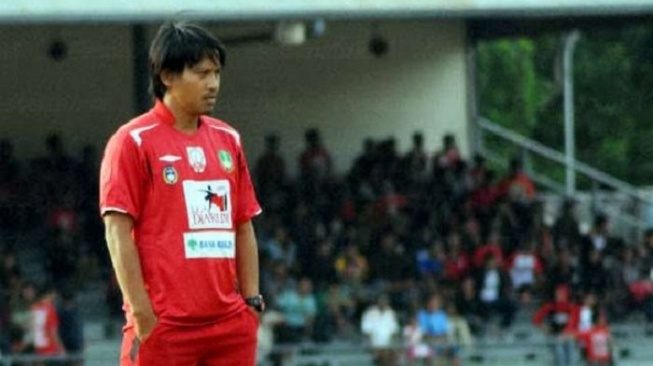 Mantan kapten Timnas Indonesia, Agung Setyabudi. [Alchetron]