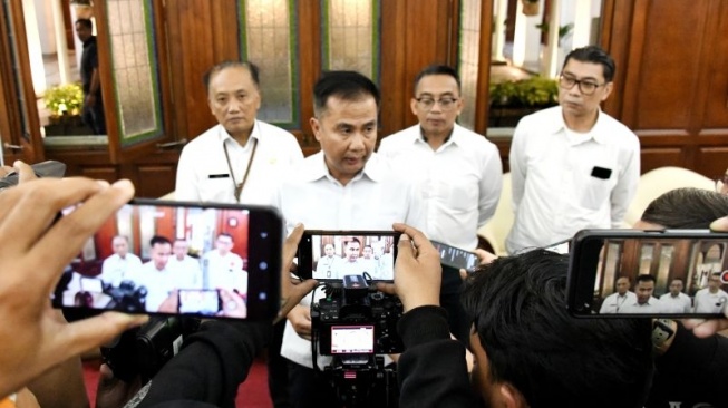 Klaim 3 Kali Tolak Izin Pagar Laut Bekasi, Pj Gubernur Ancam Pecat Oknum Penerima Suap