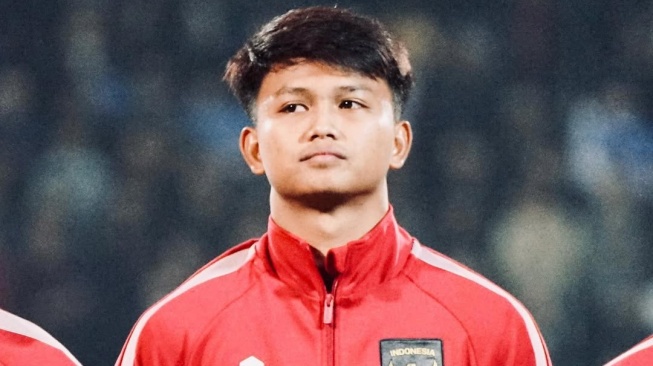 Striker timnas Indonesia, Hokky Caraka meminta tolong dukungan suporter untuk lawan Filipina. (Instagram/@hokkycaraka_)