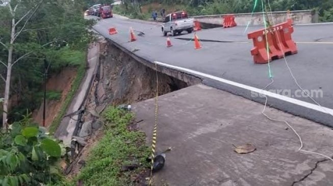 Longsor dan Terbelah Dua, Jalan Poros Menuju IKN Tak Bisa Dilintasi Kendaraan Berat