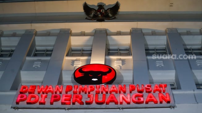 Logo PDI Perjuangan [Suara.com/Alfian Winanto]