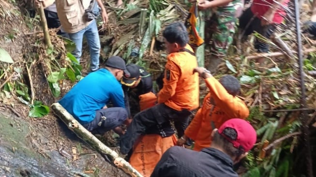 Pasutri di Simalungun Ditemukan Tewas Usai Terbawa Luapan Sungai Saat di Rumah