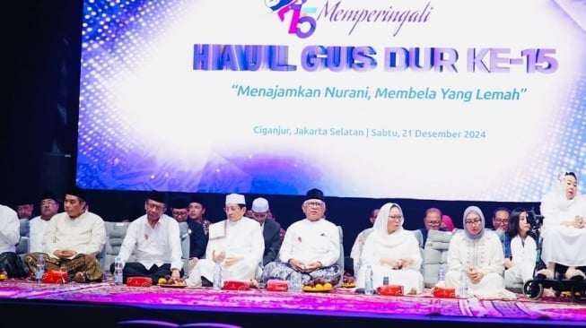 Haul ke-15 Gus Dur dihadiri Mahfud MD, KH Nasaruddin Umar, Gus Mus, Alissa Wahid, dan Sinta Nuriyah. [Instagram/@mohmahfudmd]