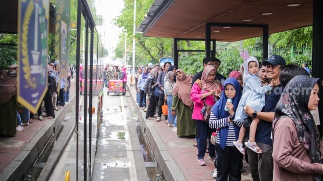 Libur Nataru, Bus Tingkat Wisata Transjakarta Diserbu Warga