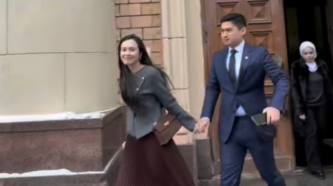 Gaya Elegan Beby Tsabina Dampingi Suami Dinas Luar Negeri, Bikin Netizen Terpesona!(Instagram)