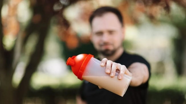 Bahaya Diet Coke Campur Protein, Kata Ahli Gizi!