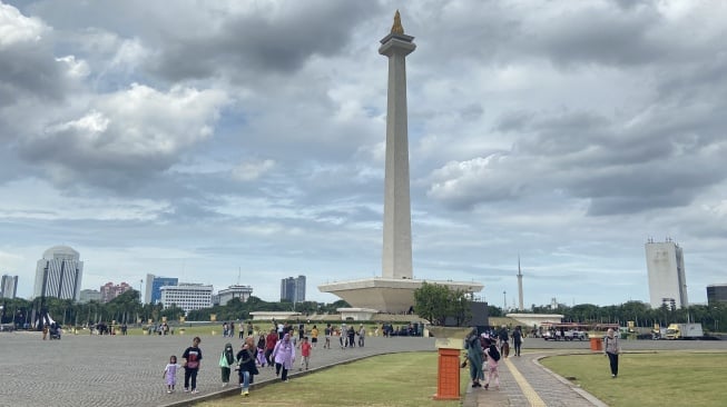 Sambut Tahun Baru 2025, Monas Tampilkan Atraksi Video Mapping hingga Air Mancur Menari