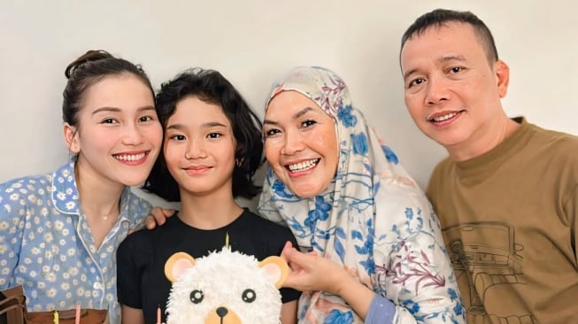 Beranjak Remaja, Bilqis Anak Ayu Ting Ting Pilih Rayakan Ulang Tahun di Rumah Secara Sederhana