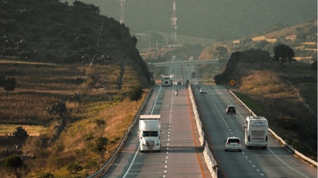 Pembangunan Jalan Tol: Peluang atau Ancaman Bagi UMKM Lokal?