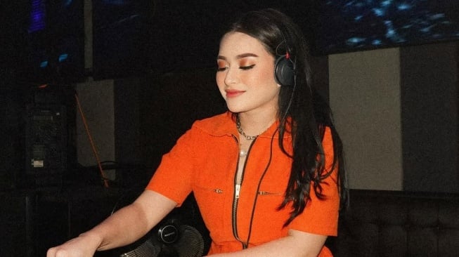 Lama Cerai, Nathalie Holscher Mendadak Bagi Tips Dapat Anak Setampan Adzam: Pakai Gaya Kipas Angin