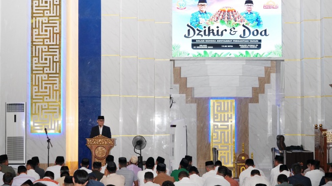 Dari Masjid 99 Kubah, Warga Sulsel Panjatkan Doa untuk Kedamaian dan Kemajuan di Tahun 2025